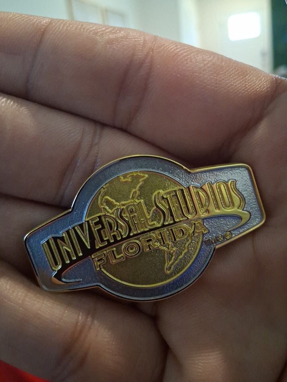 Vintage Universal Studios Florida Globe Logo Collectible Lapel Hat Pin